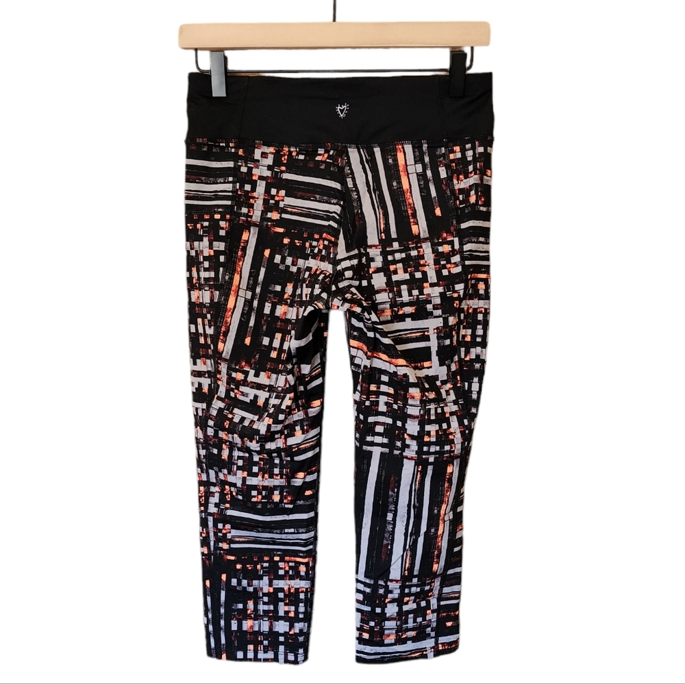 Betsey Johnson Abstract Geometric Print Workout Capri Leggings